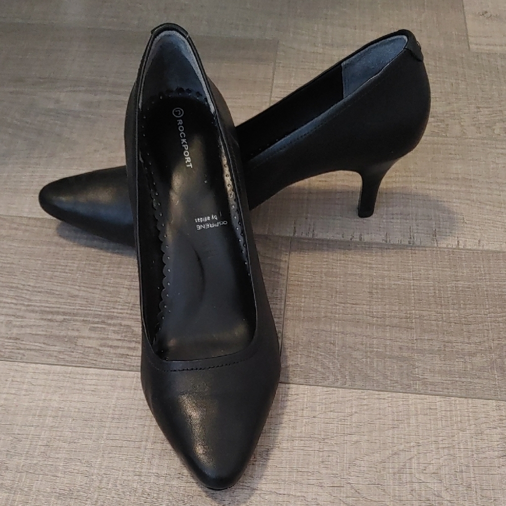9.5B (Estimate) Rockport Women's Black Pumps